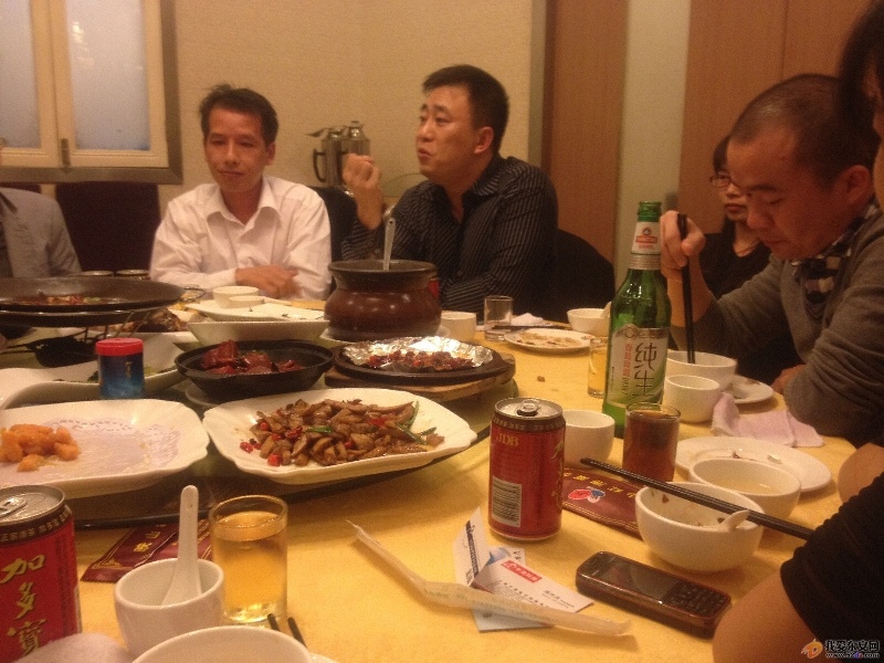 7匡老大在給大家講解自己的過去歷史故事看到了吧上回的小蔣哥也在此.jpg