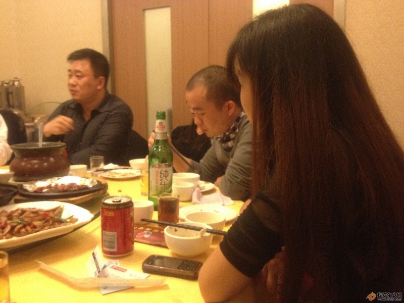 10石礦美女也入了神…….jpg