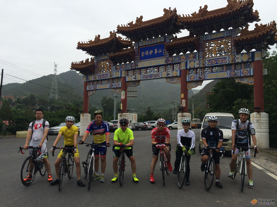 因有了自行车就开始挖掘组织认识了一批北京车友首骑第一站妙峰山这可是骑行圈比较有名.jpg