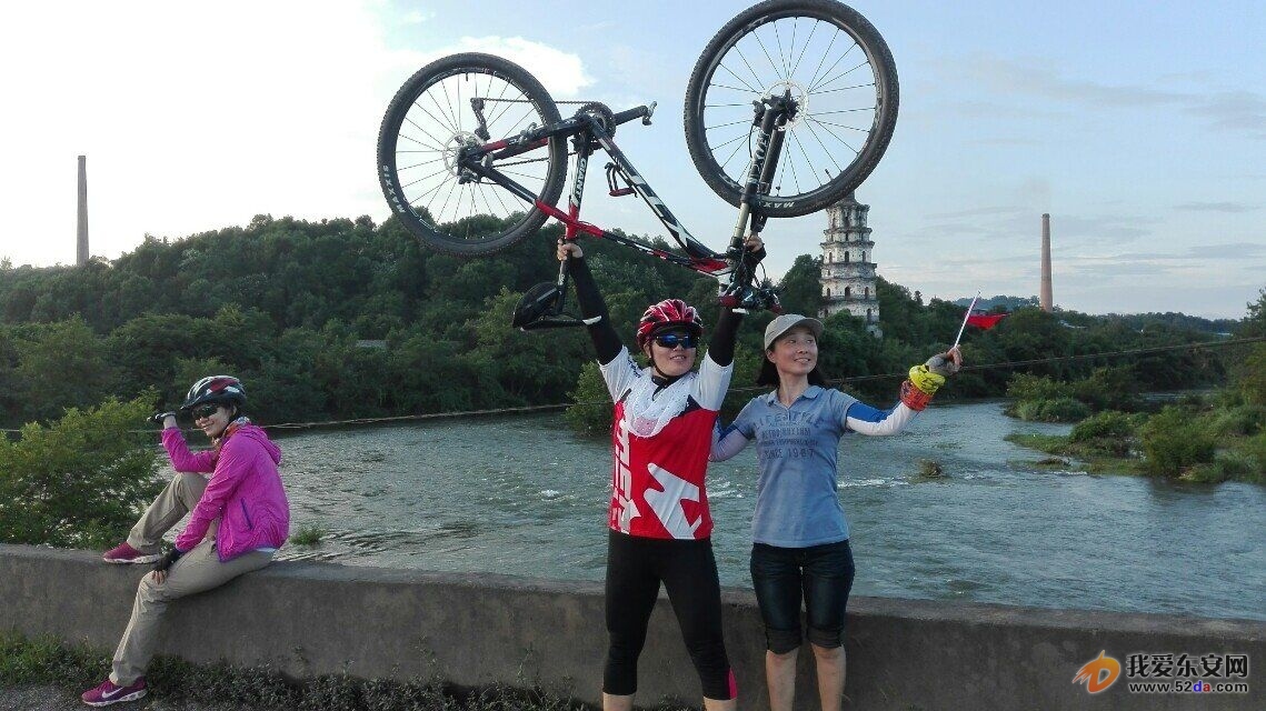 傳騎單車-什么叫女漢紙.jpg