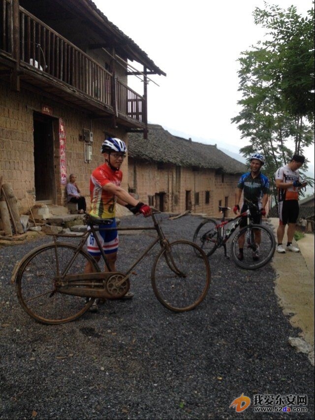 傳騎-老房子、老單車，童年的回憶.jpg