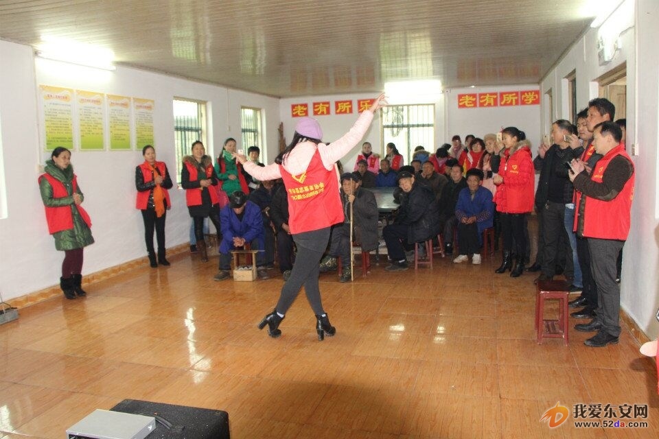 蘆洪市敬老院-舞蹈表演.jpg