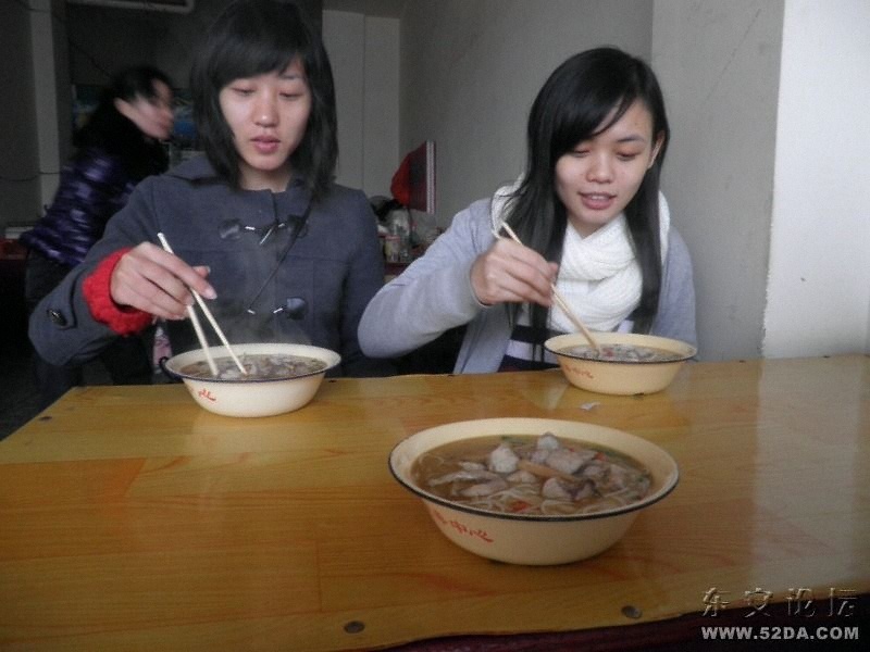 好久沒吃到東安米粉了，漲價了，以前一塊一碗的時代一去不復(fù)返了